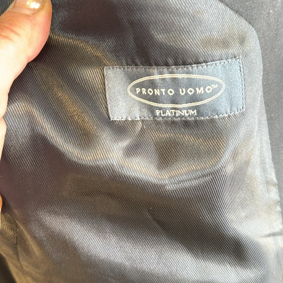 23 inches pit to pit length 31 inches maybe line jacket - Picture 8 of 13